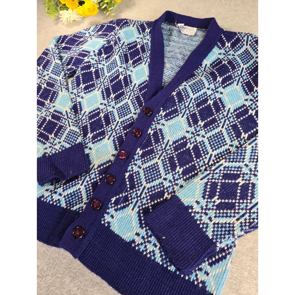 Vintage 70s Girls Blue Purple Argyle Knit Button Front Cardigan Sweater Medium